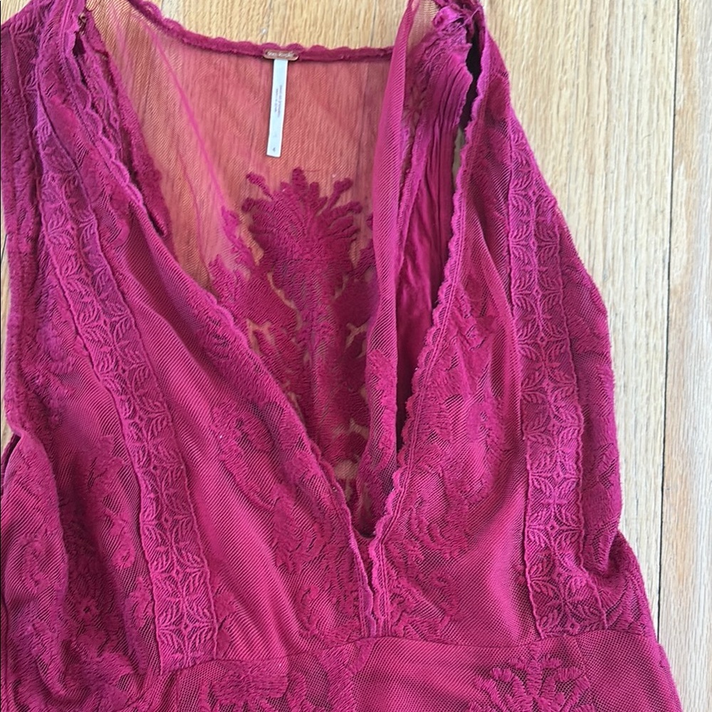 Free people lace dress ! So flattering - Picture 4 of 4